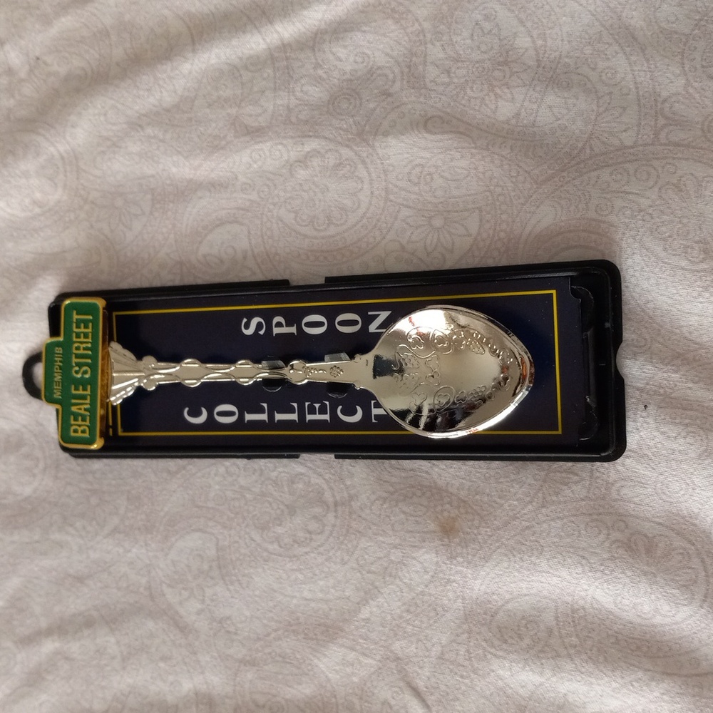 Spoon collector